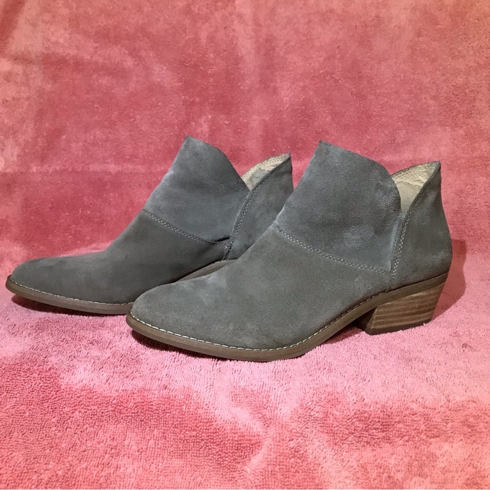 LUCKY BRAND Fahmida Taupe Suede Block Heel Pull On Ankle Booties Size 7